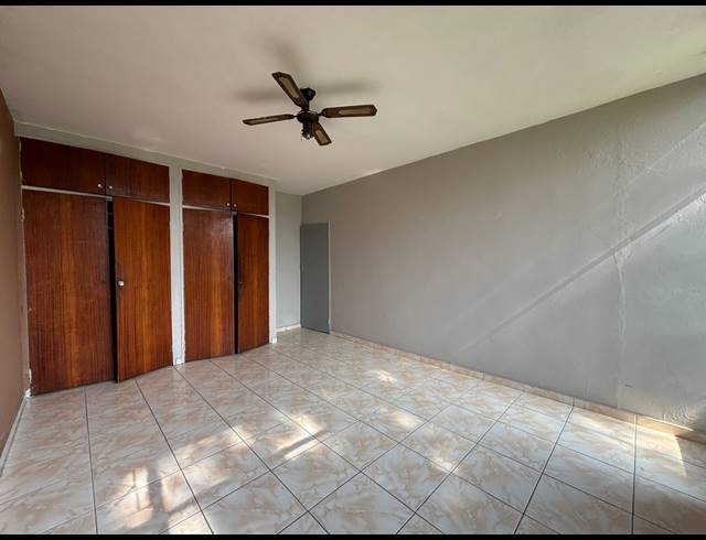 3 BEDROOM FLAT FOR SALE IN VEREENIGING CENTRAL